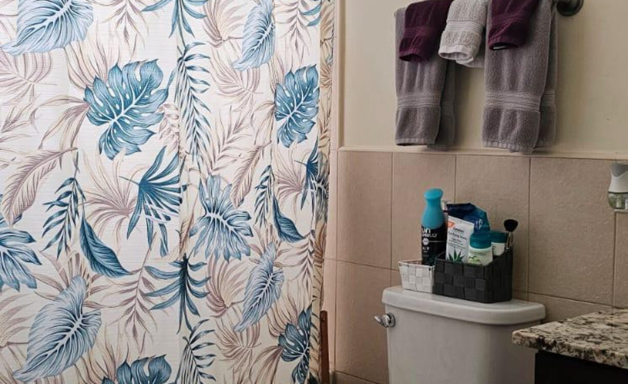 DUPLEX INVESTMENT PROPERTY - AURORA DRIVE, WEST BAY