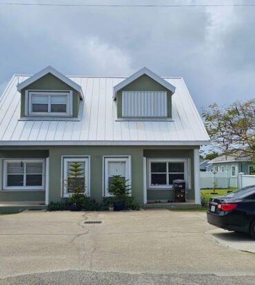 DUPLEX INVESTMENT PROPERTY - AURORA DRIVE, WEST BAY