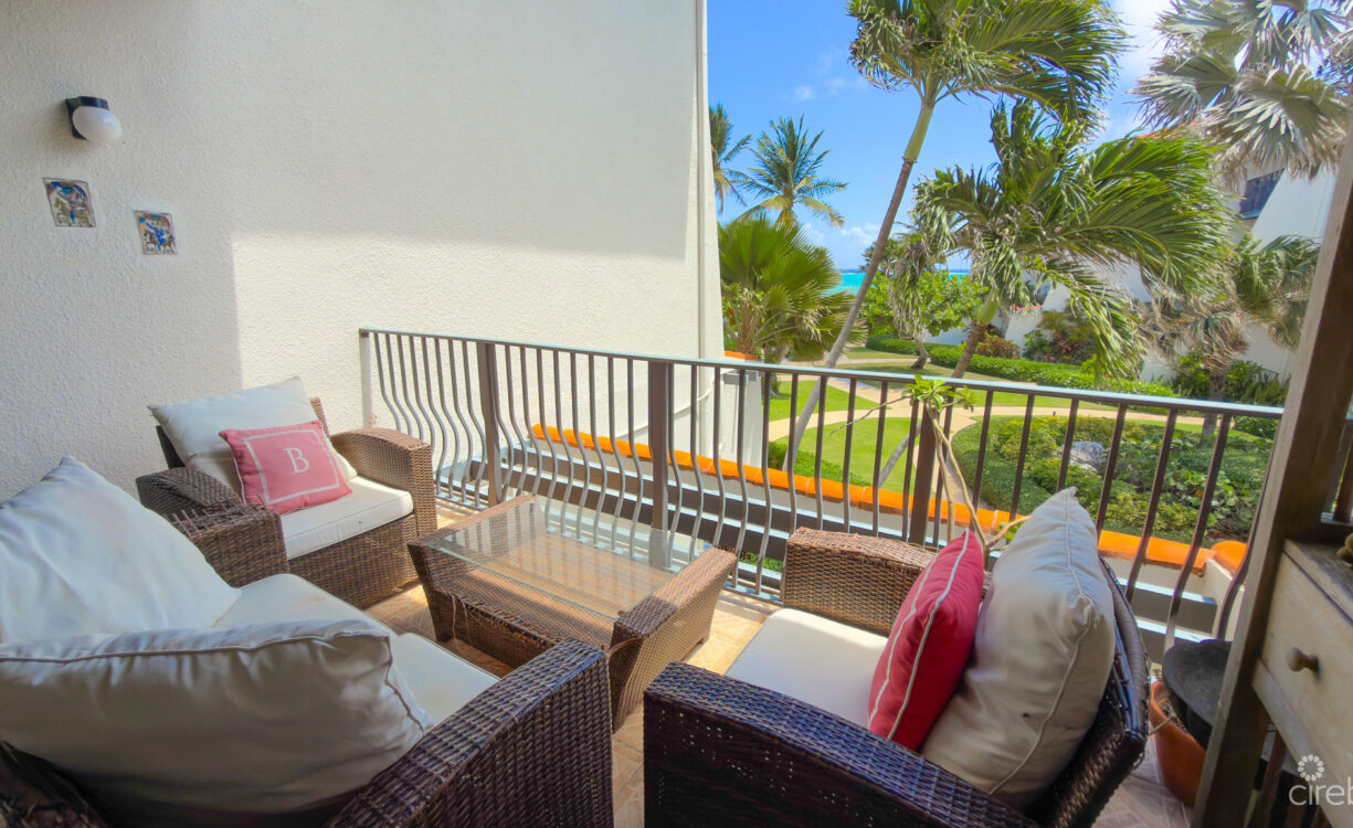 VILLAS PAPPAGALLO 2 BED OCEANFRONT