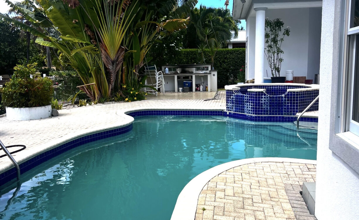 CANAL POINT - CANAL FRONT RESIDENCE