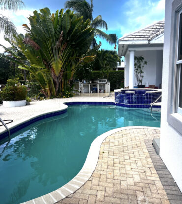 CANAL POINT - CANAL FRONT RESIDENCE
