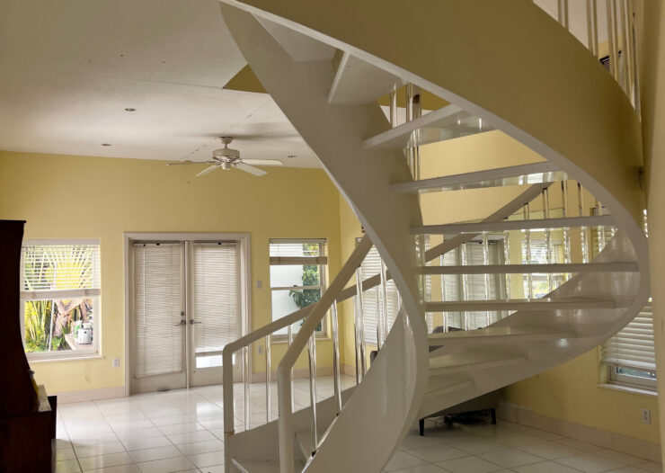 CANAL POINT - CANAL FRONT RESIDENCE