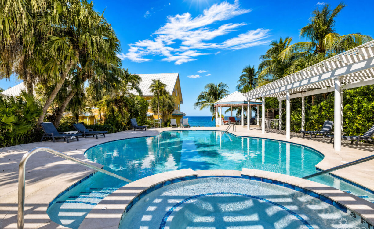 COCONUT BAY 121 OCEAN FRONT RESIDENCE