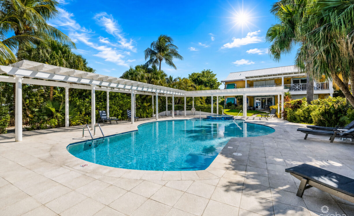 COCONUT BAY 121 OCEAN FRONT RESIDENCE