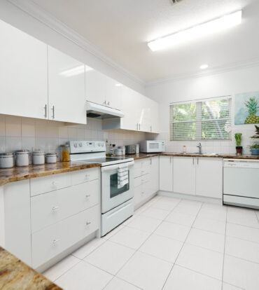 GRAND PALMS | GROUND FLOOR 2-BED IN SOUTH SOUND