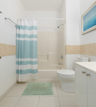 GRAND PALMS | GROUND FLOOR 2-BED IN SOUTH SOUND