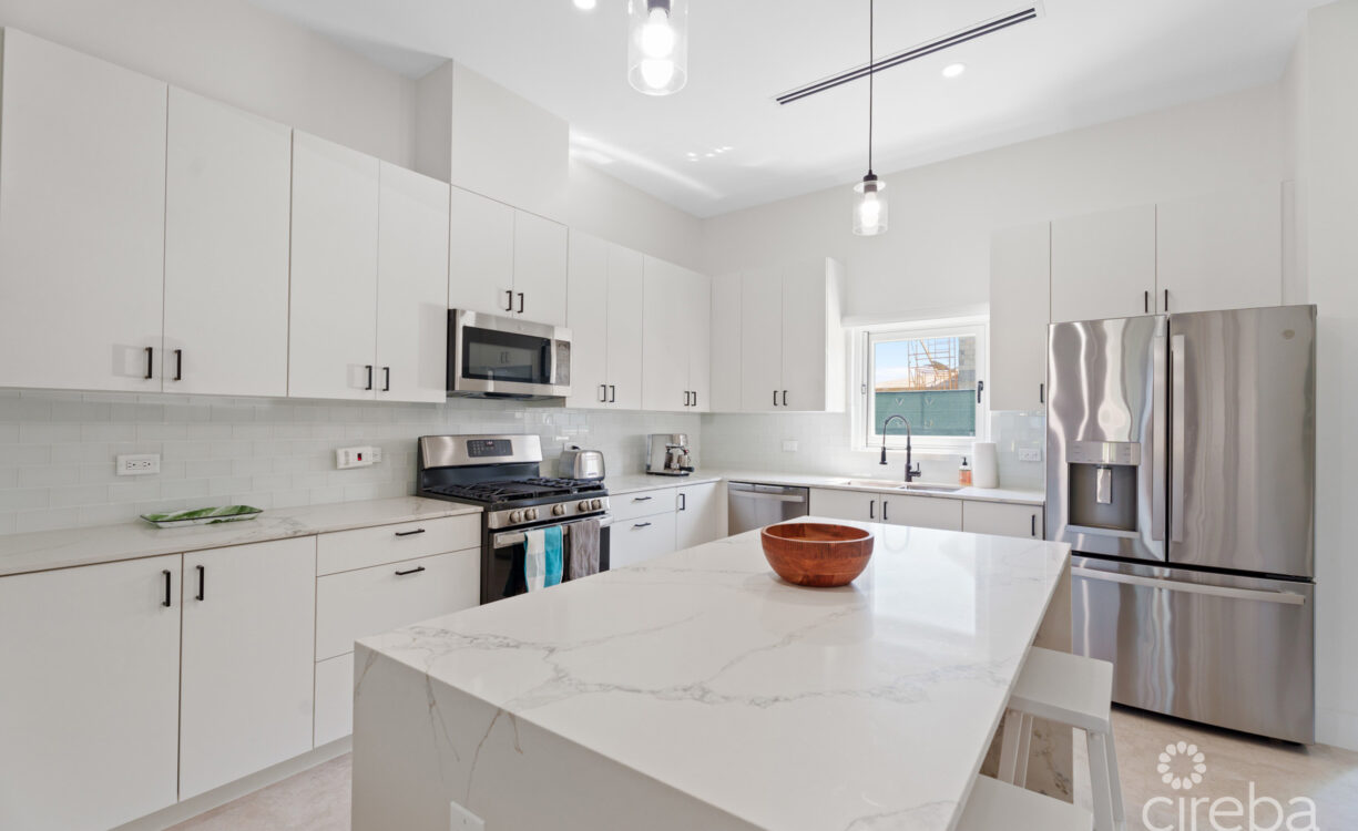 3 BEDROOMS + ROOF TERRACE AT THE MEADOWS AT BATABANO - RESIDENCE 504