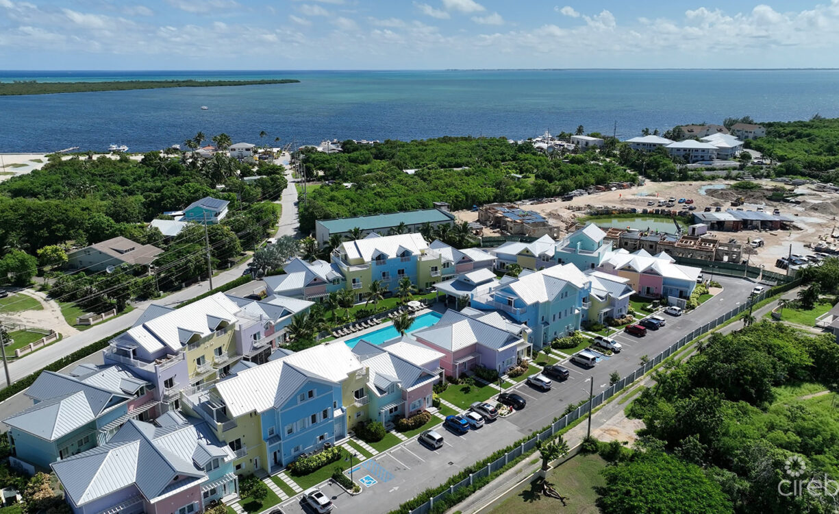 3 BEDROOMS + ROOF TERRACE AT THE MEADOWS AT BATABANO - RESIDENCE 504