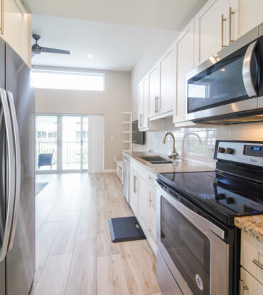 DOWNTOWN REACH - ONE BEDROOM