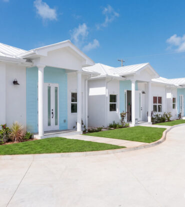 WOODRIDGE - REDBAY. FULLY FURNISHED AND VENDOR PAYS STAMP DUTY