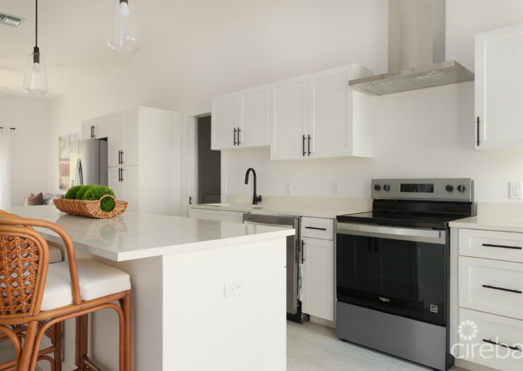 WOODRIDGE - REDBAY. FULLY FURNISHED AND VENDOR PAYS STAMP DUTY