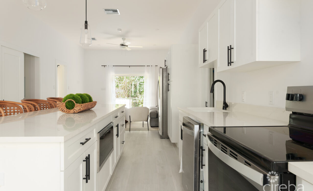 WOODRIDGE - REDBAY. FULLY FURNISHED AND VENDOR PAYS STAMP DUTY