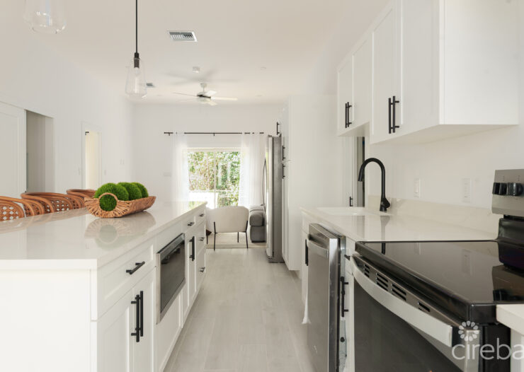 WOODRIDGE - REDBAY. FULLY FURNISHED AND VENDOR PAYS STAMP DUTY
