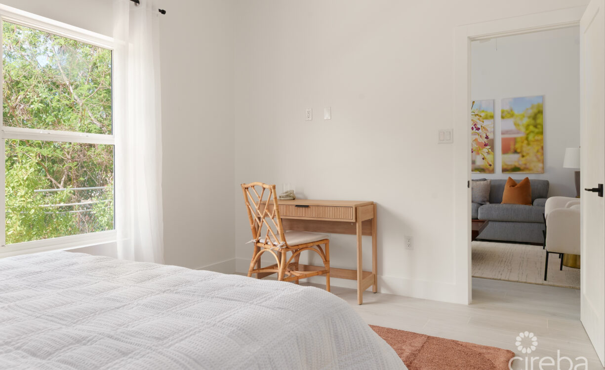 WOODRIDGE - REDBAY. FULLY FURNISHED AND VENDOR PAYS STAMP DUTY