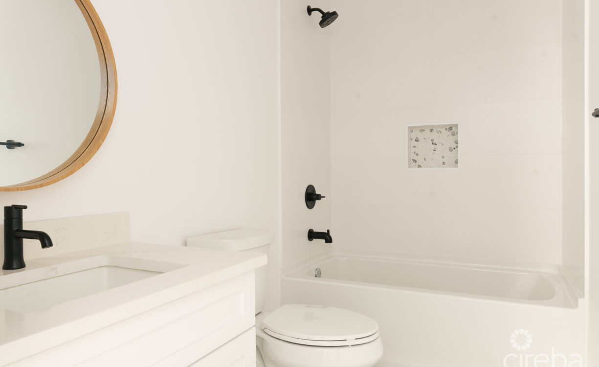 WOODRIDGE - REDBAY. FULLY FURNISHED AND VENDOR PAYS STAMP DUTY
