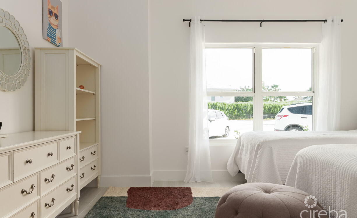 WOODRIDGE - REDBAY. FULLY FURNISHED AND VENDOR PAYS STAMP DUTY