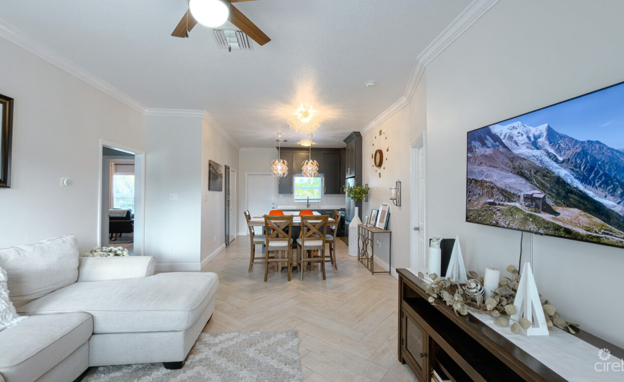 LOWER VALLEY 3 BED, 2 BATH FAMILY HOME