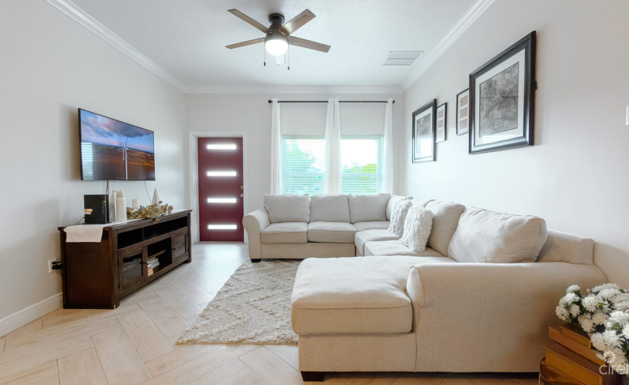 LOWER VALLEY 3 BED, 2 BATH FAMILY HOME