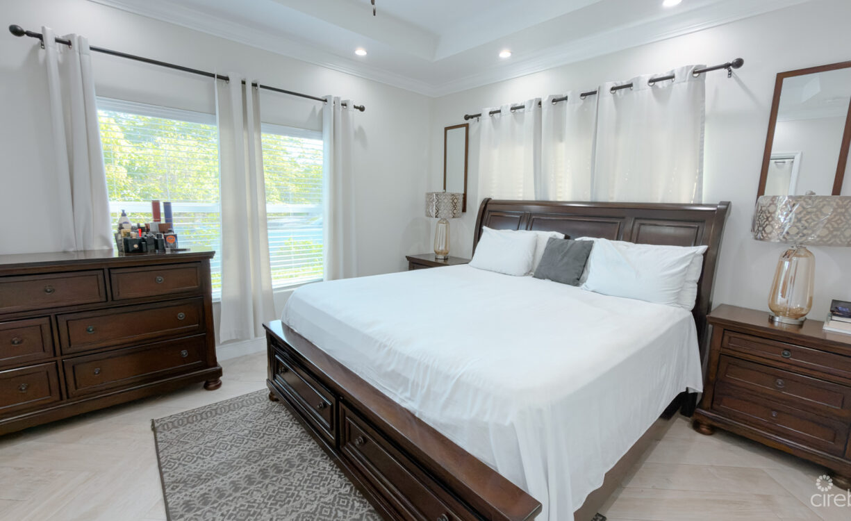 LOWER VALLEY 3 BED, 2 BATH FAMILY HOME