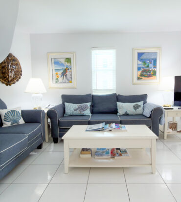 CAYMAN REEF 3 BED SEVEN MILE BEACH