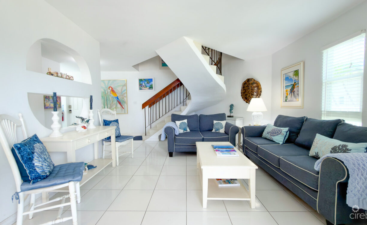 CAYMAN REEF 3 BED SEVEN MILE BEACH