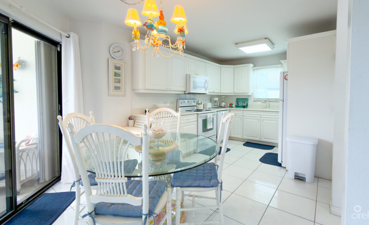 CAYMAN REEF 3 BED SEVEN MILE BEACH