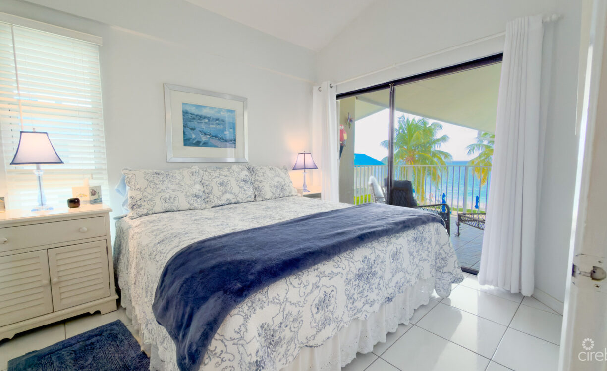CAYMAN REEF 3 BED SEVEN MILE BEACH