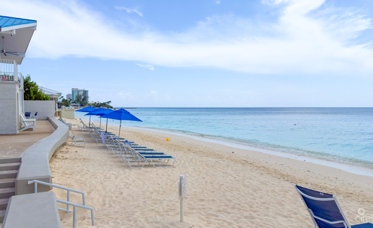 CAYMAN REEF 3 BED SEVEN MILE BEACH