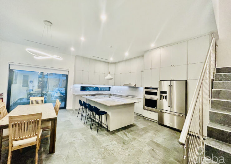 BAHIA UPGRADED LARGE 4 BEDROOM 4.5 BATHROOM