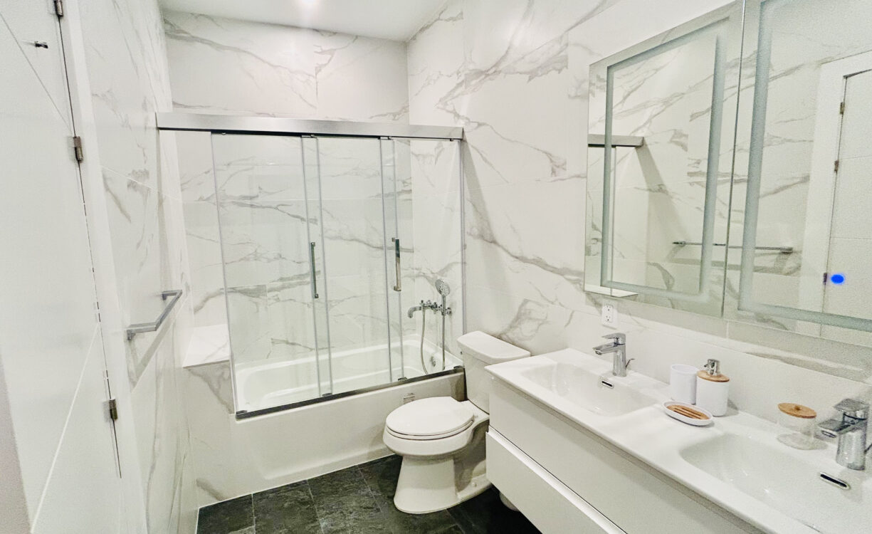 BAHIA UPGRADED LARGE 4 BEDROOM 4.5 BATHROOM
