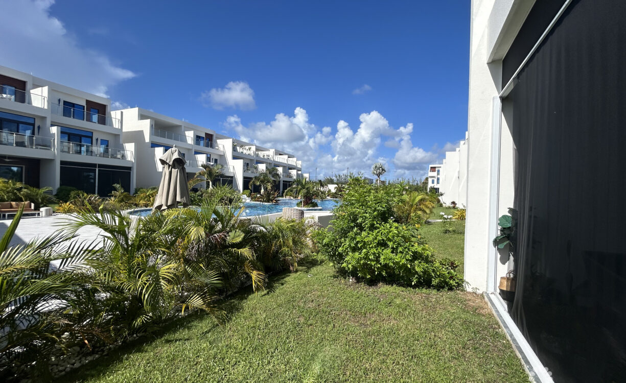 BAHIA UPGRADED LARGE 4 BEDROOM 4.5 BATHROOM