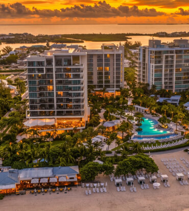 SEAFIRE 3 BEDROOM LUXURY RESIDENCE ON SEVEN MILE BEACH
