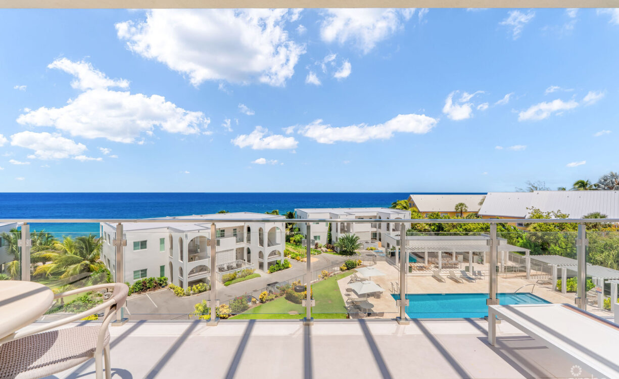 21 SUNSET POINT - TOP FLOOR UNIT - AMAZING VIEWS!!!