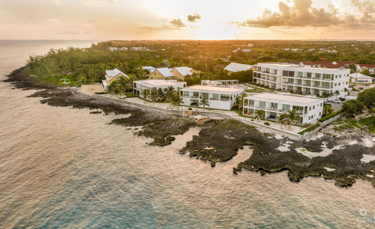 21 SUNSET POINT - TOP FLOOR UNIT - AMAZING VIEWS!!!