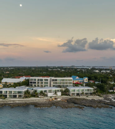 21 SUNSET POINT - TOP FLOOR UNIT - AMAZING VIEWS!!!