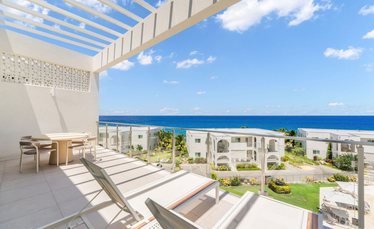 21 SUNSET POINT - TOP FLOOR UNIT - AMAZING VIEWS!!!