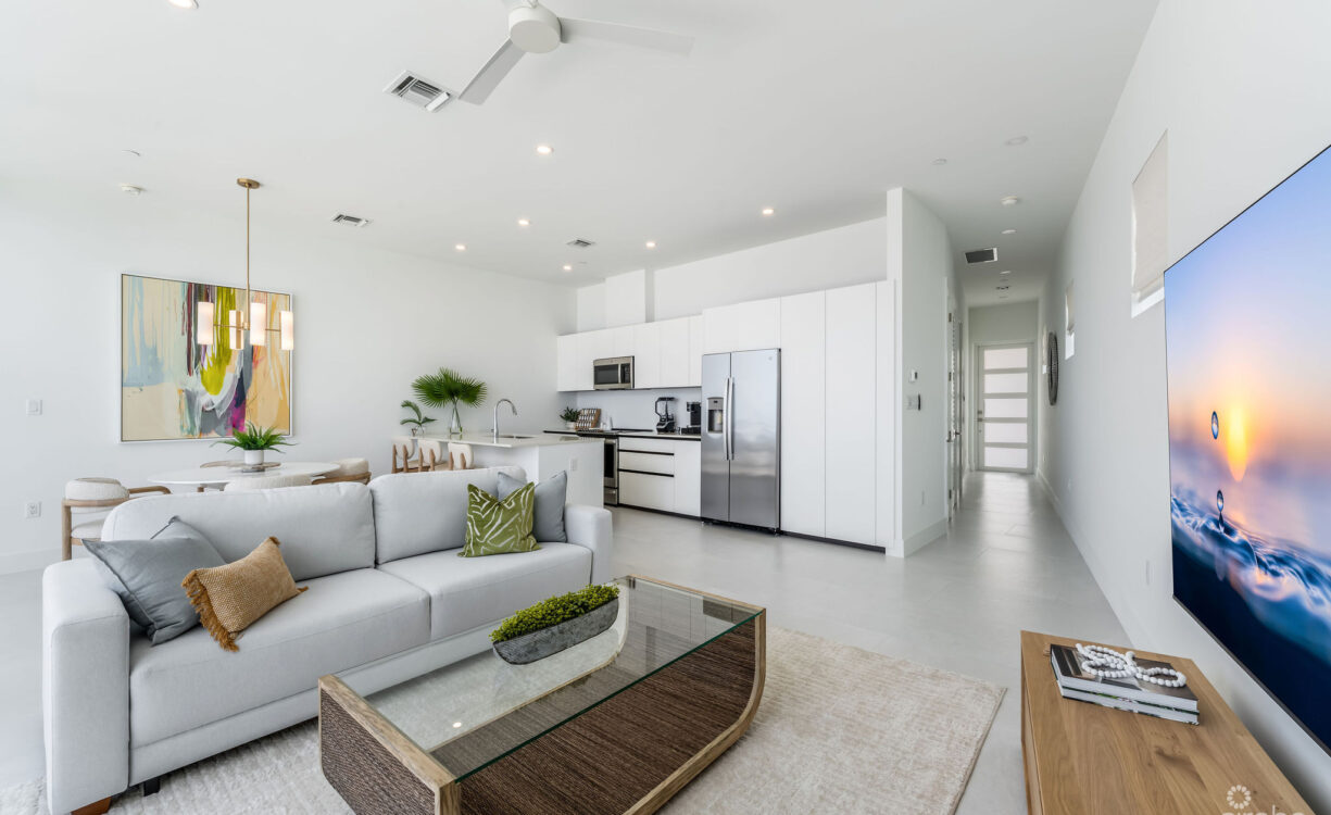 21 SUNSET POINT - TOP FLOOR UNIT - AMAZING VIEWS!!!