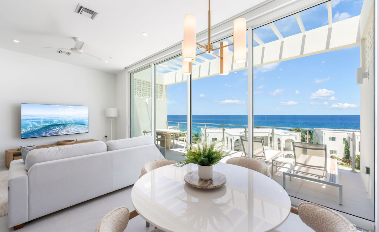 21 SUNSET POINT - TOP FLOOR UNIT - AMAZING VIEWS!!!
