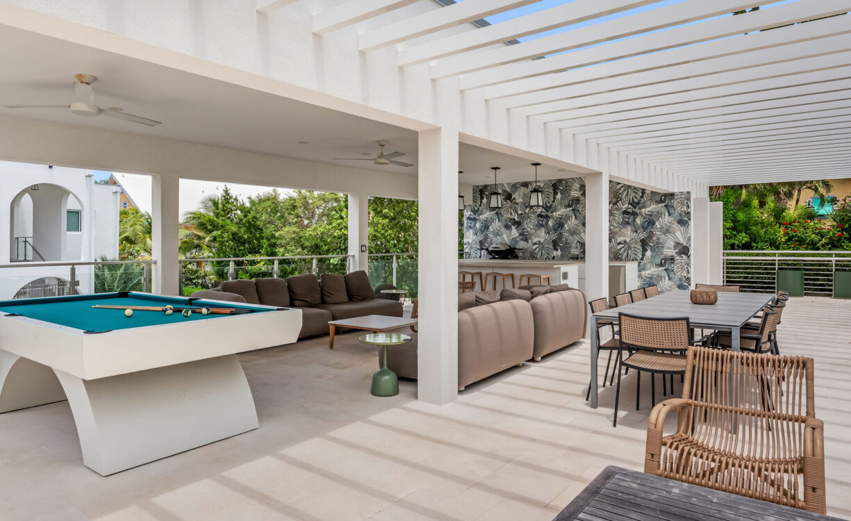 21 SUNSET POINT - TOP FLOOR UNIT - AMAZING VIEWS!!!