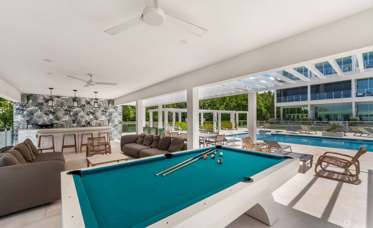 21 SUNSET POINT - TOP FLOOR UNIT - AMAZING VIEWS!!!