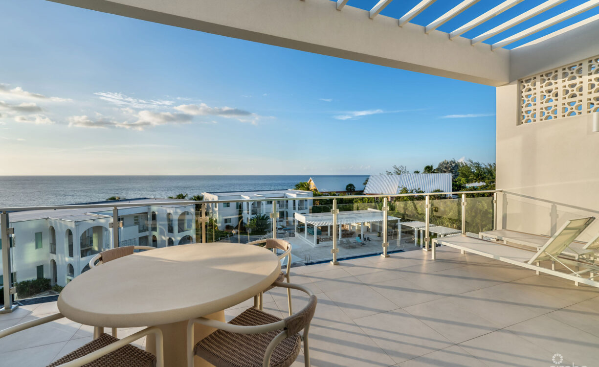21 SUNSET POINT - TOP FLOOR UNIT - AMAZING VIEWS!!!