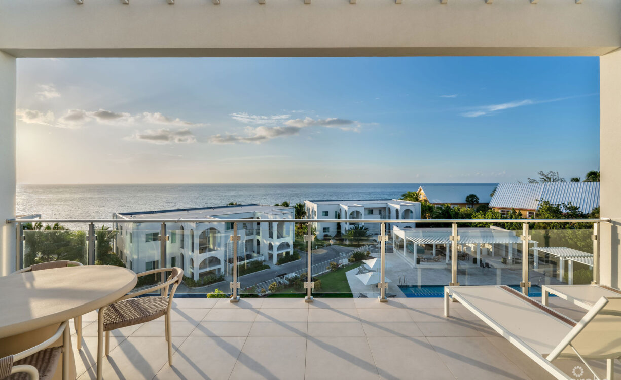 21 SUNSET POINT - TOP FLOOR UNIT - AMAZING VIEWS!!!