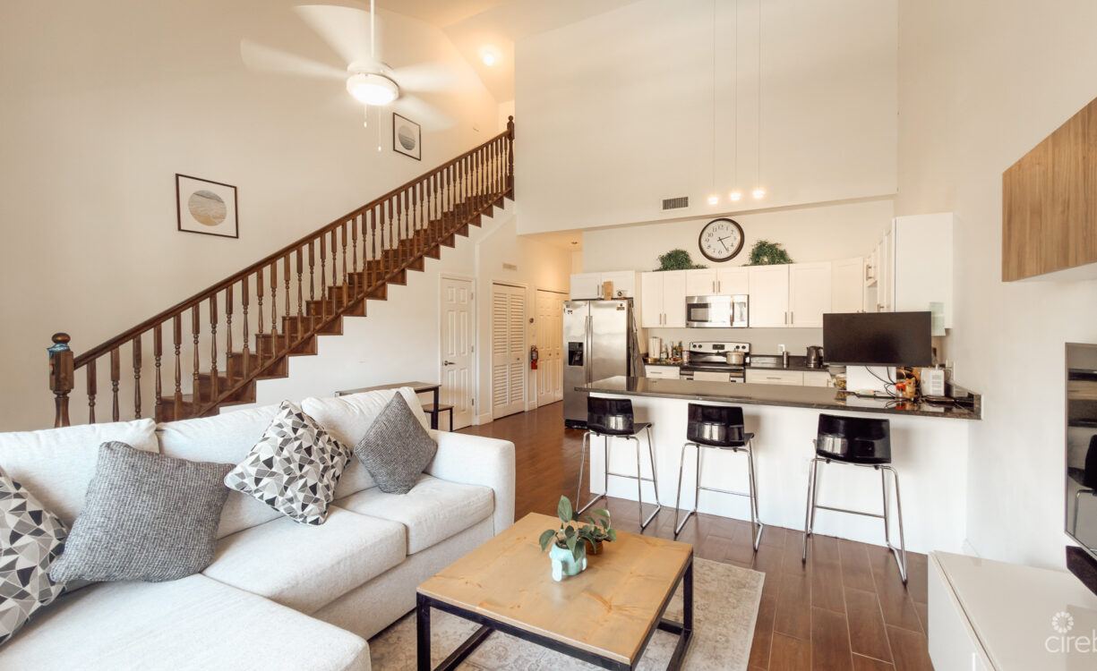 EMERALD ISLE 2 BEDROOM TOWNHOUSE
