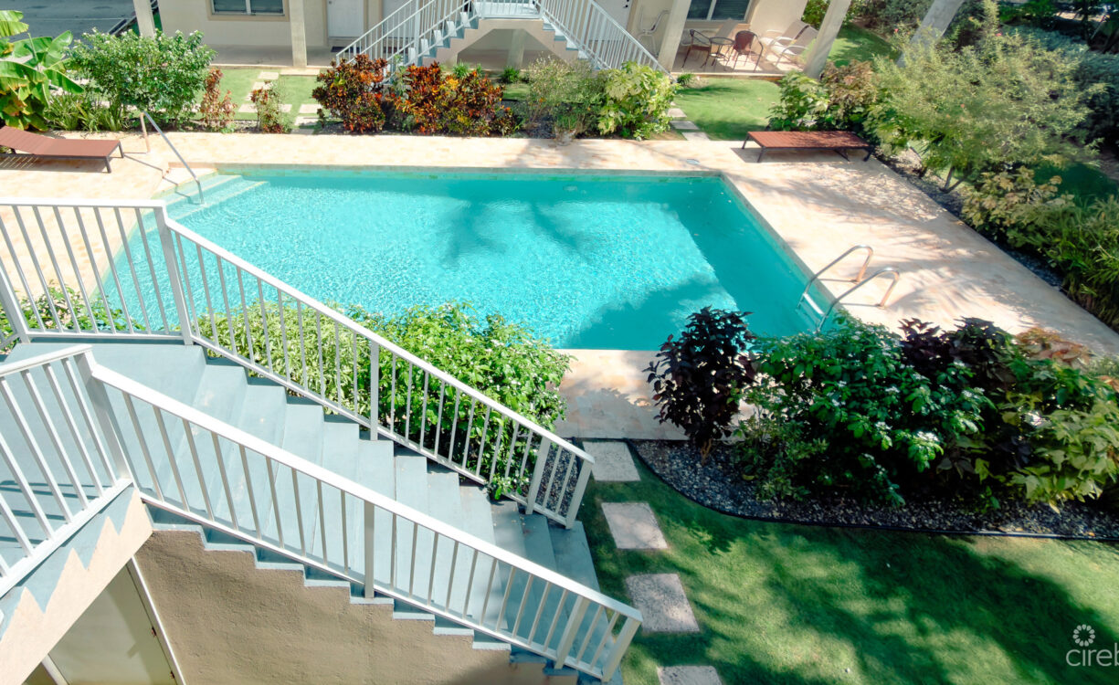 EMERALD ISLE 2 BEDROOM TOWNHOUSE