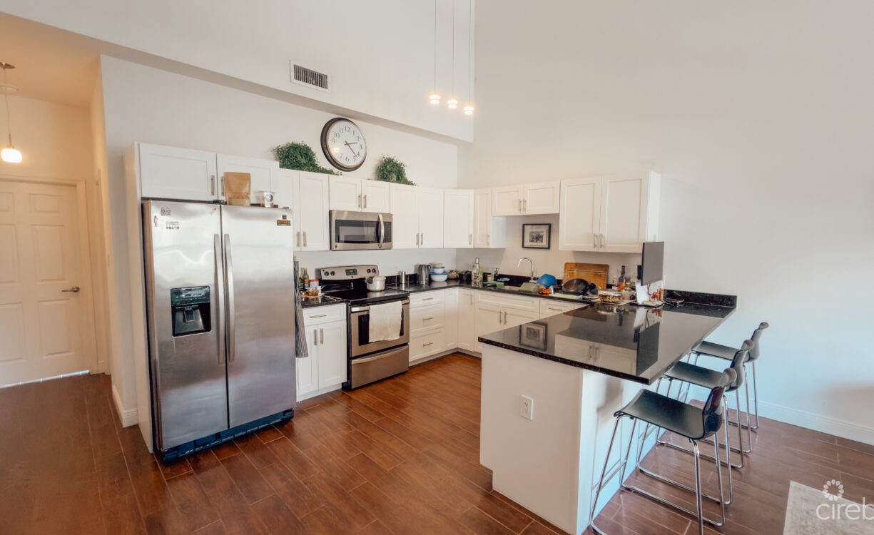 EMERALD ISLE 2 BEDROOM TOWNHOUSE