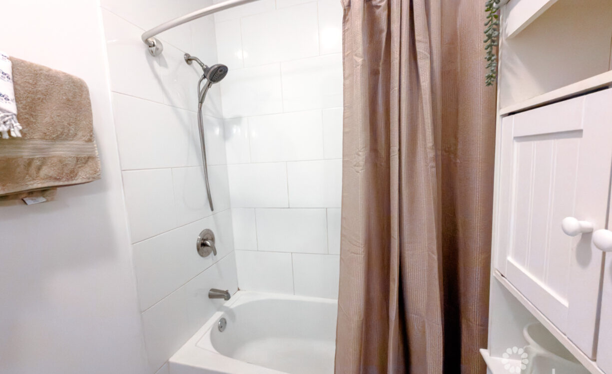 EMERALD ISLE 2 BEDROOM TOWNHOUSE