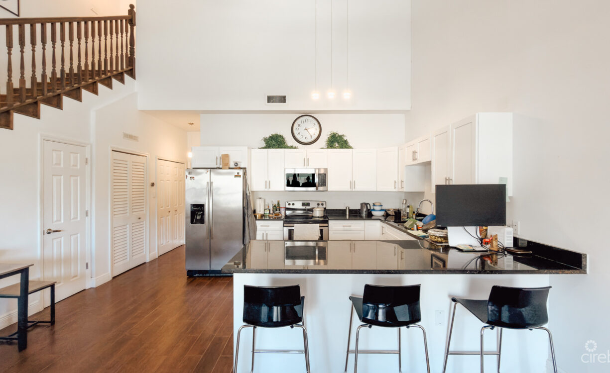 EMERALD ISLE 2 BEDROOM TOWNHOUSE