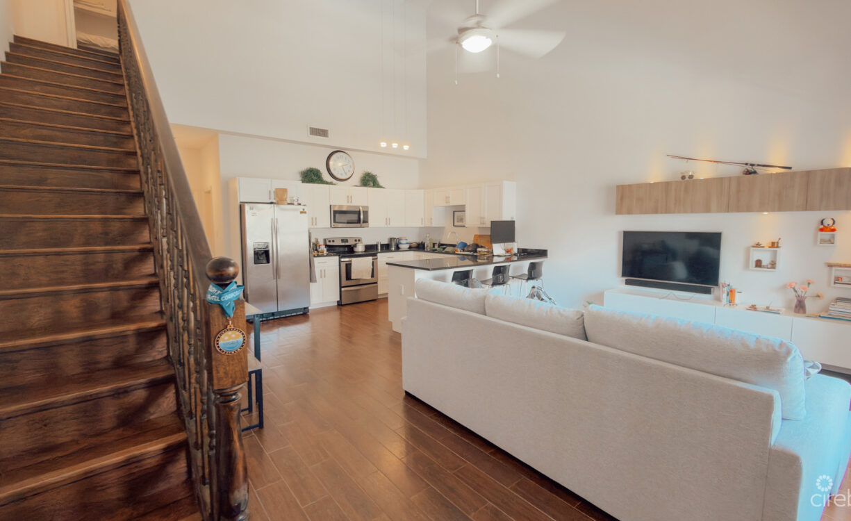 EMERALD ISLE 2 BEDROOM TOWNHOUSE