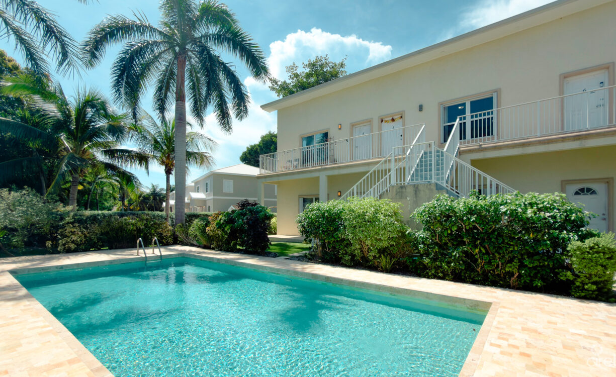 EMERALD ISLE 2 BEDROOM TOWNHOUSE