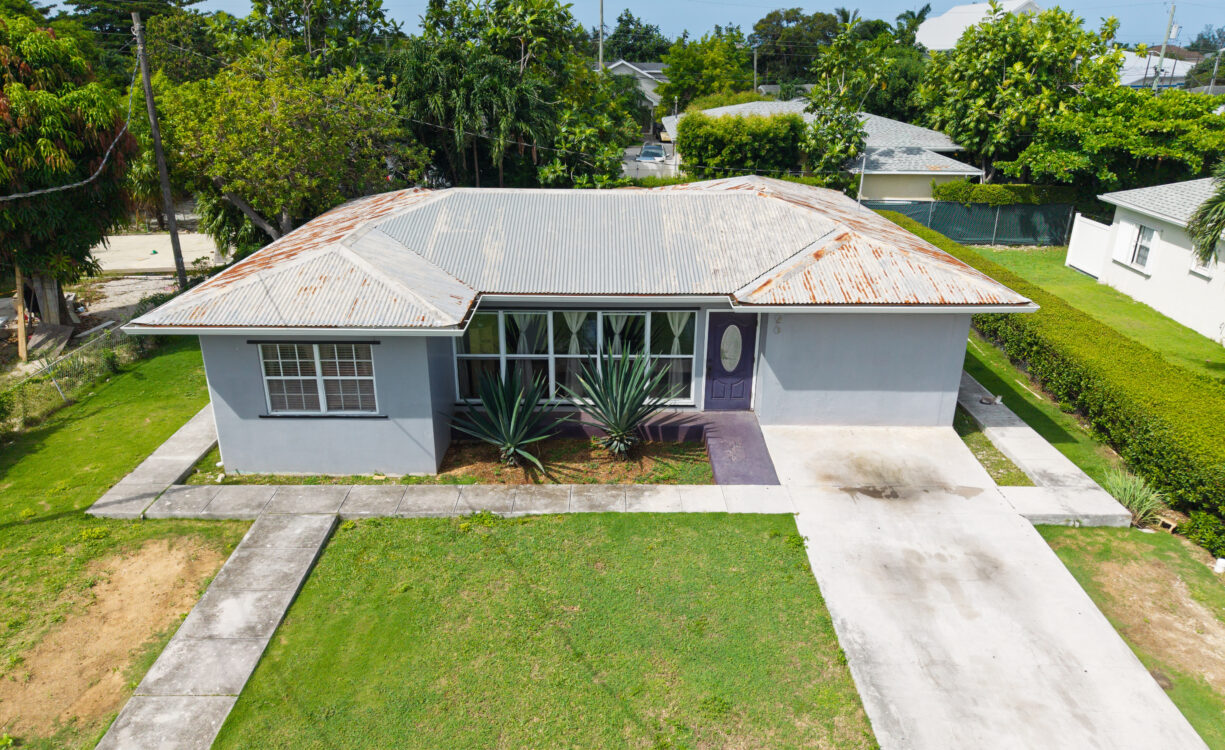 DORSET LANE 3 BED HOME - ZONED NEIGHBORHOOD COMMERCIAL